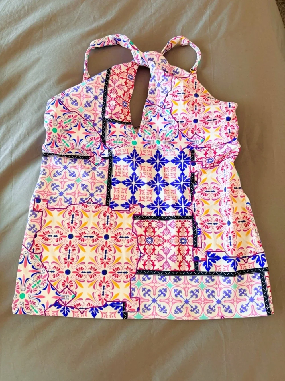 NWT Nanette Lepore Mueve Turkish Tiles patchwork print Tankini Top, size 4